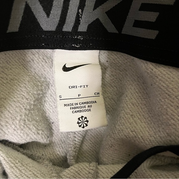 Nike sweatpants bundle - Picture 3 of 4